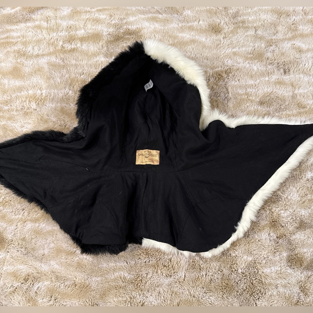 RARE SpiritHoods MOON WOLF Collector's Edition SHAWL Cloak Scarf Secret Pawket - Picture 6 of 12